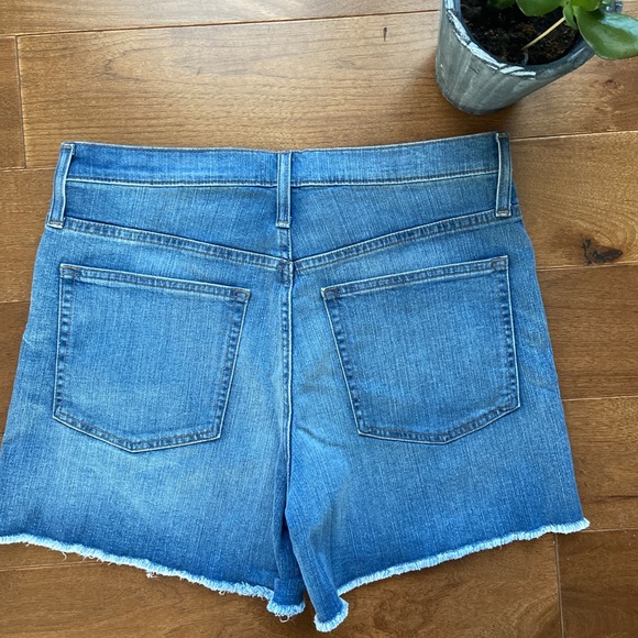 ✅SOLD J CREW DISTRESSED HIGH RISE SHORTS 30 NEW - Picture 5 of 9